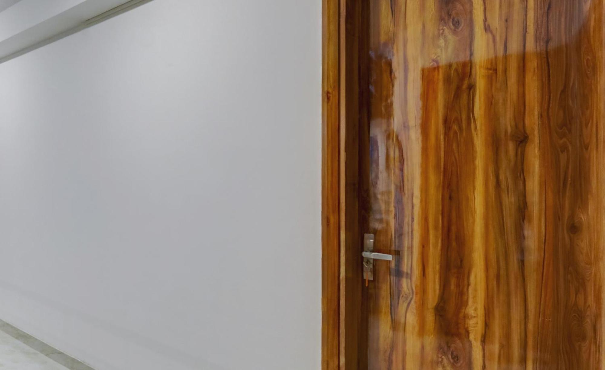 Collection O The Doors Near Appu Ghar Hotel Gurgaon Exterior foto