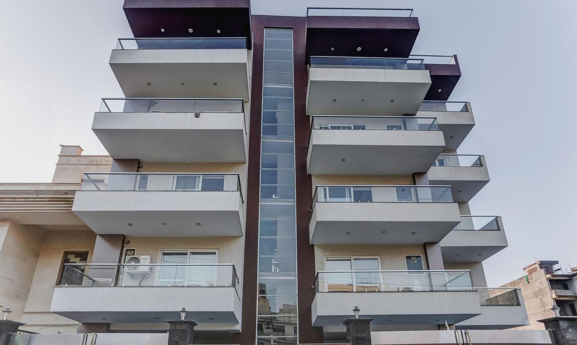 Collection O The Doors Near Appu Ghar Hotel Gurgaon Exterior foto